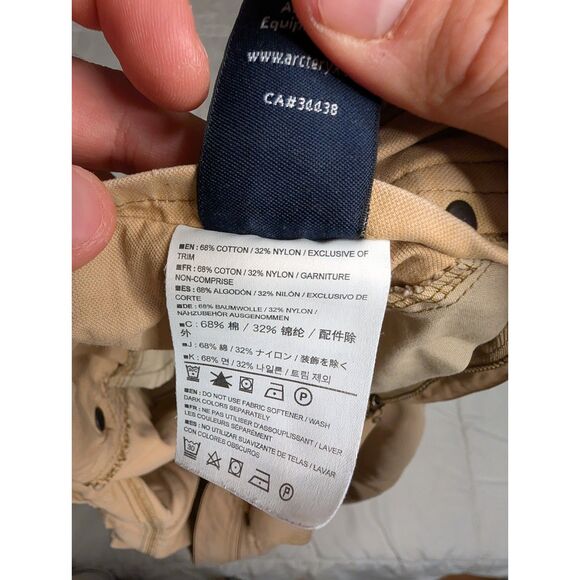 ARC'TERYX Men Shorts. Size 34. Beige, Tan, Khaki - Picture 5 of 6